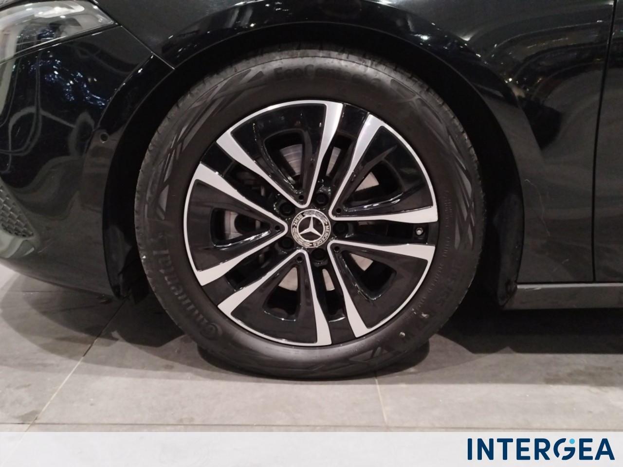 Mercedes-Benz A 180 d Advanced auto