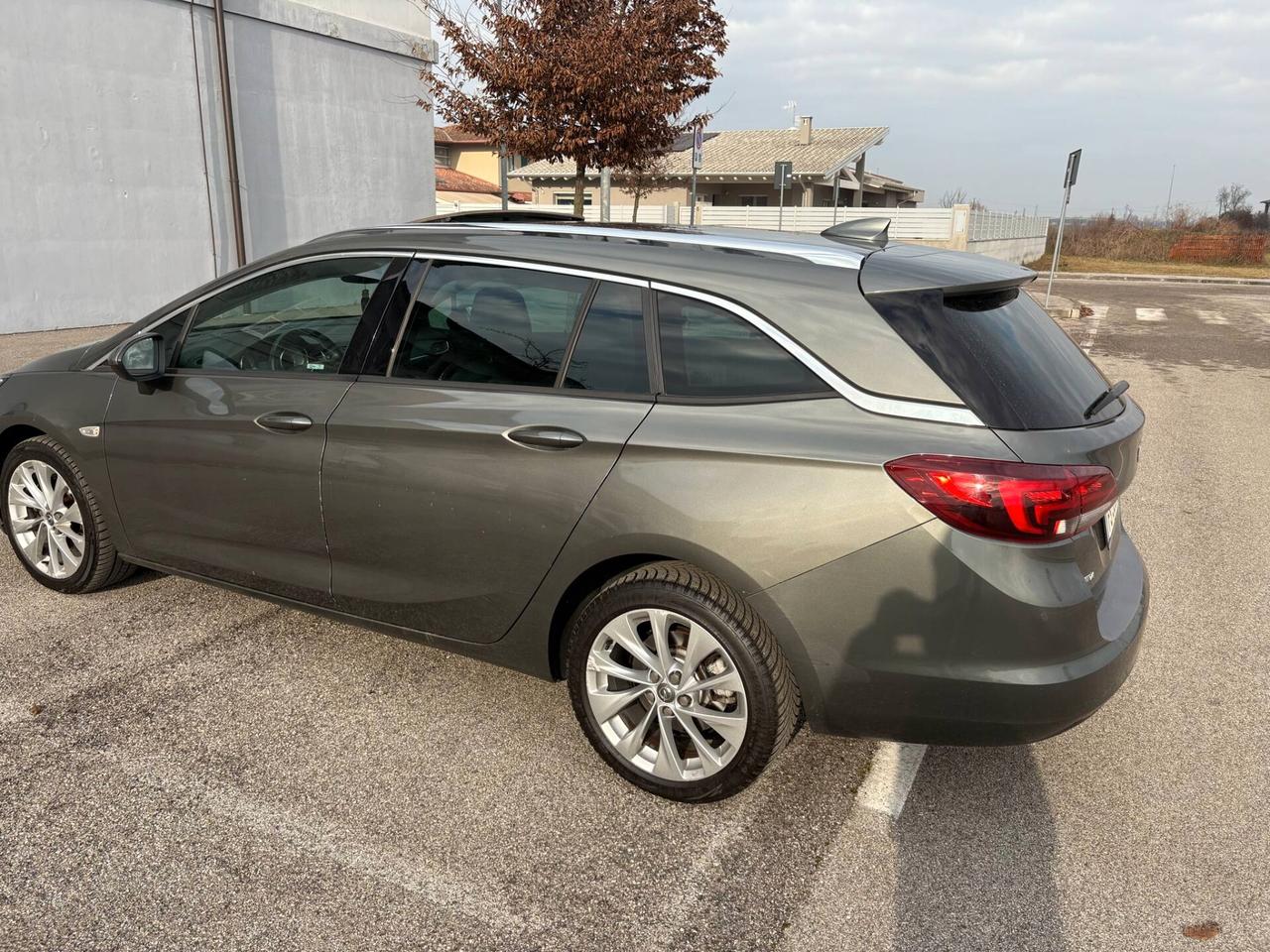 Opel Astra 1.6 CDTi 136CV aut. Sports Tourer Innovation