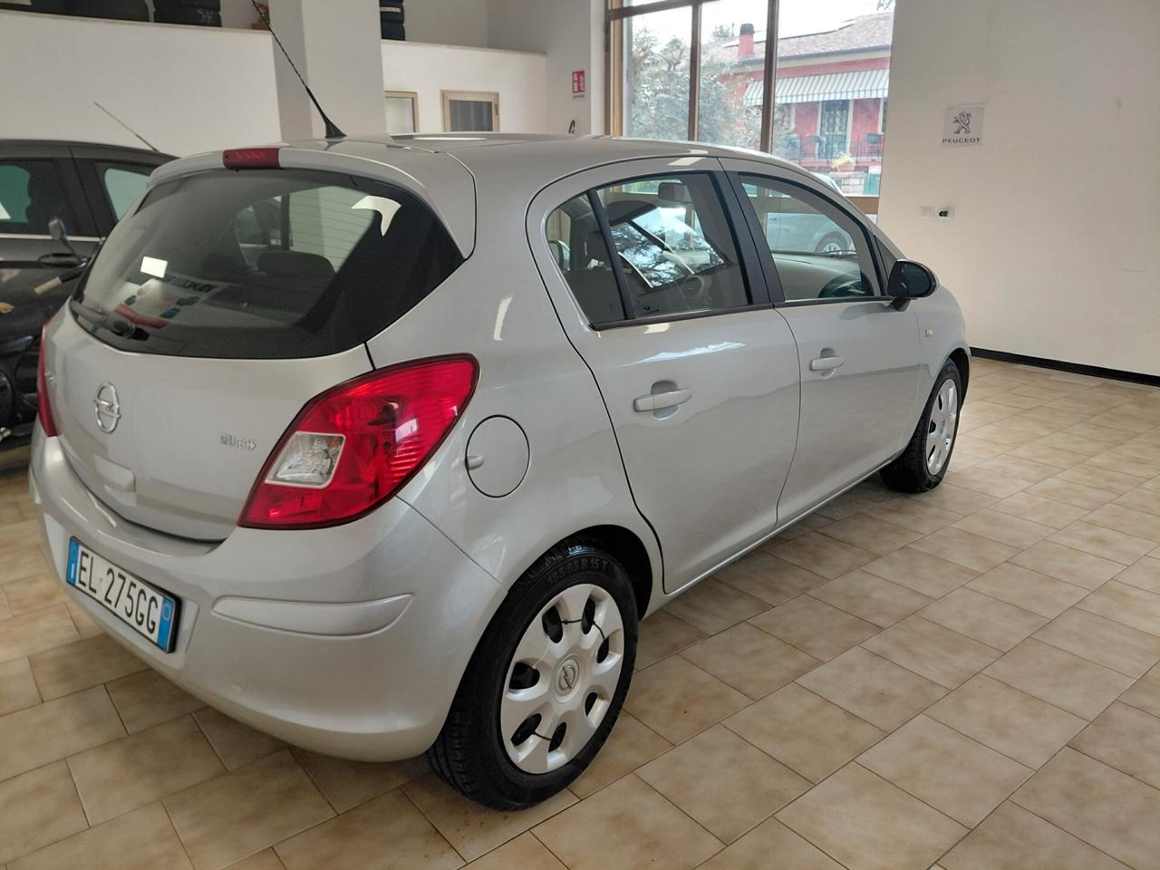 OPEL CORSA ANNO 2012 BZ GPL ADATTA NEOPATENTATI KM 100 MILA