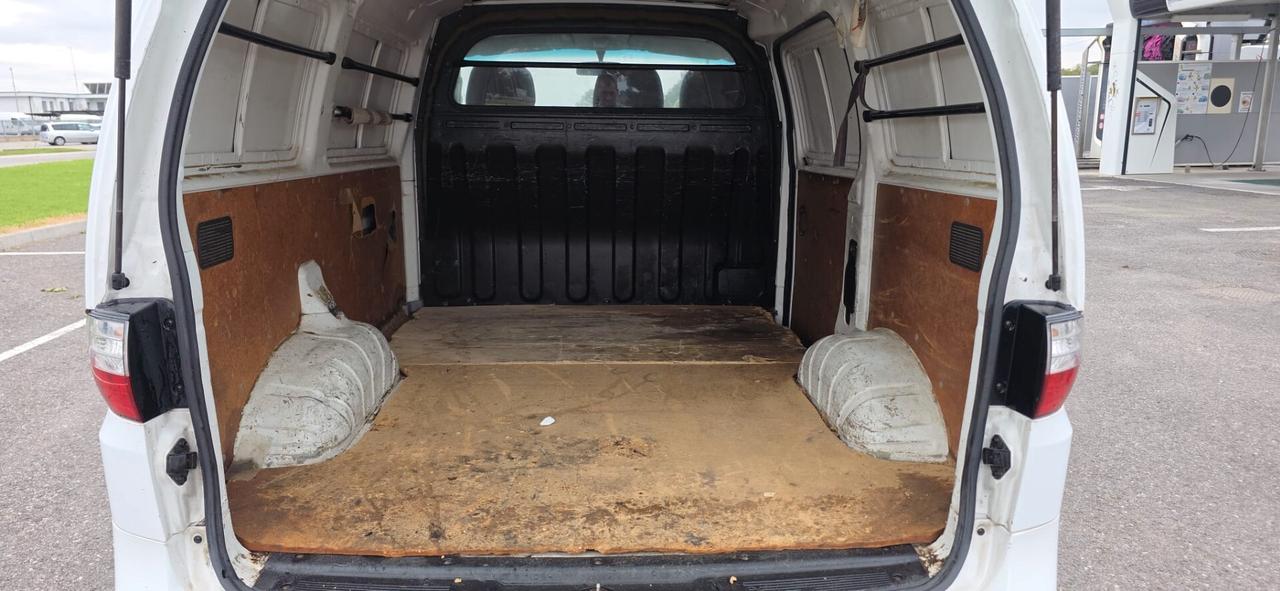 Hyundai H-1 2.5 CRDI PL 3 posti Van Style