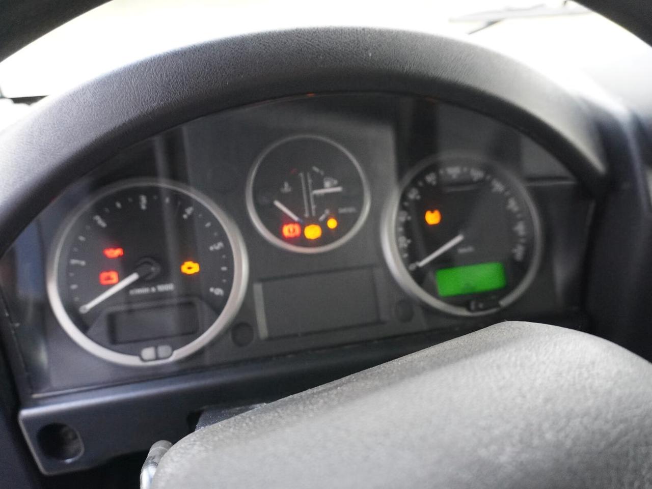 Land Rover Defender 90 TD4 Station Wagon E