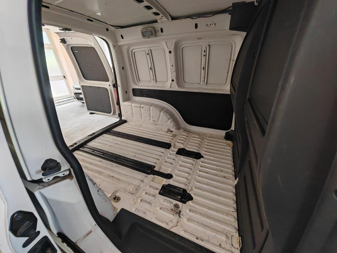 Volkswagen Caddy 1.4 TGI Furgone cargo VAN 2 posti autocarro