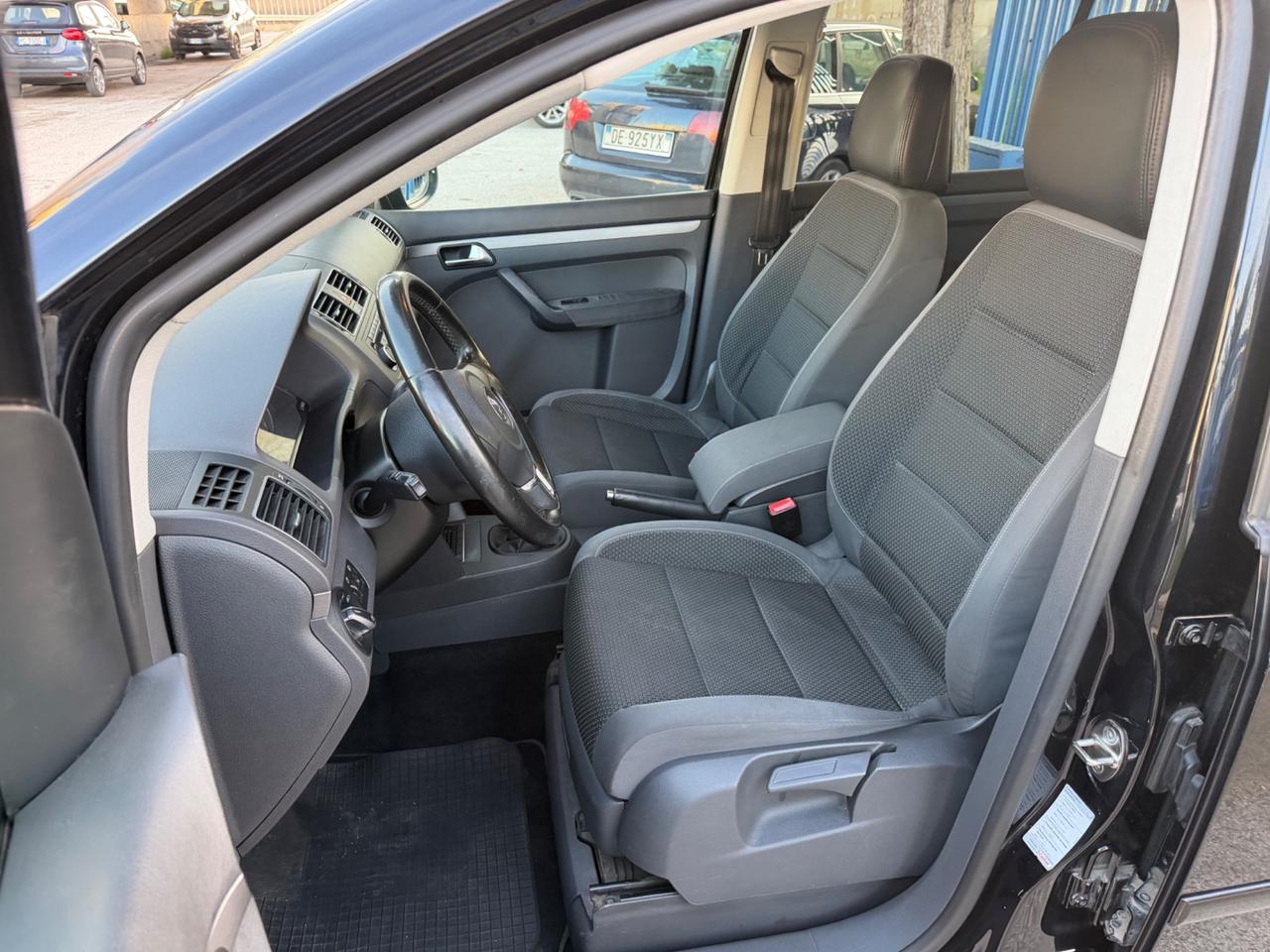 Volkswagen Touran Metano 1.4 benzina 150 cv 2011