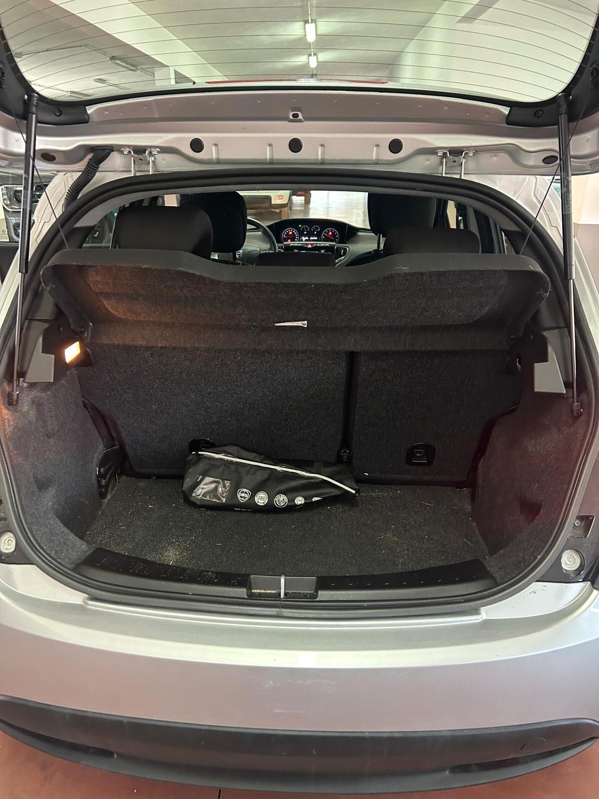 Lancia Ypsilon 1.0 FireFly 5 porte S&S Hybrid Ecochic Gold