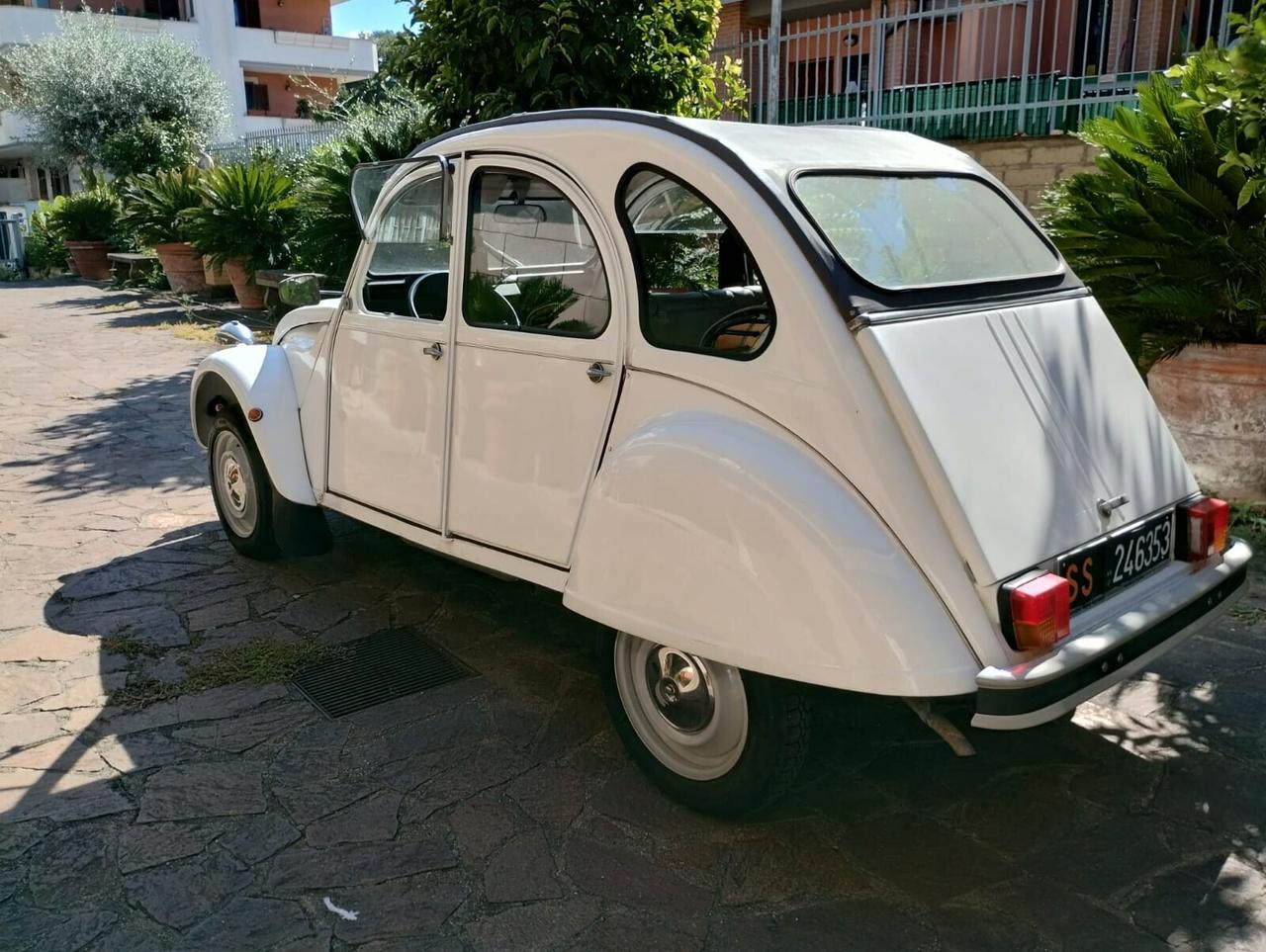Citroen 2CV 6 Special