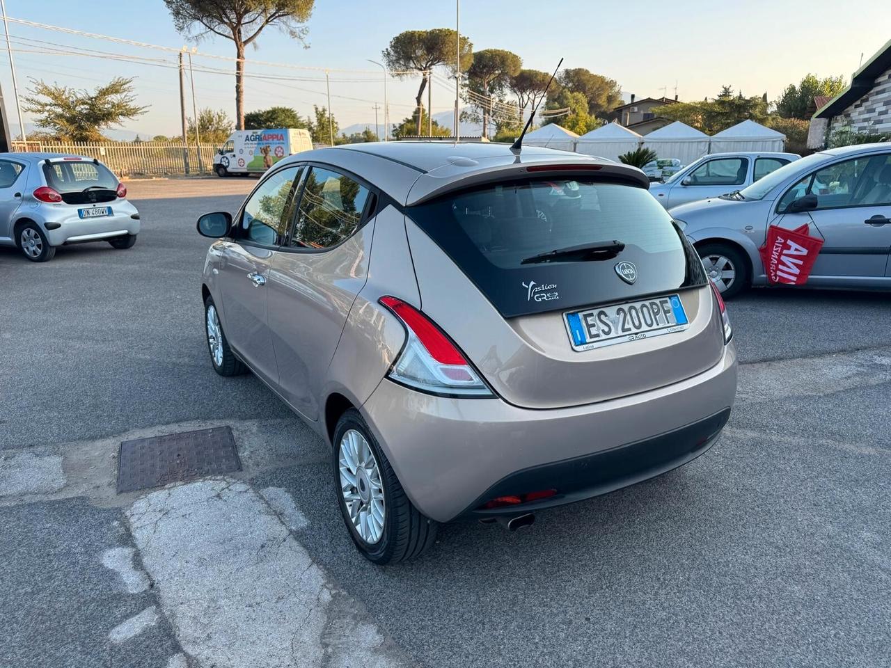 Lancia Ypsilon 1.2 BENZ 69CV GOLD 2013