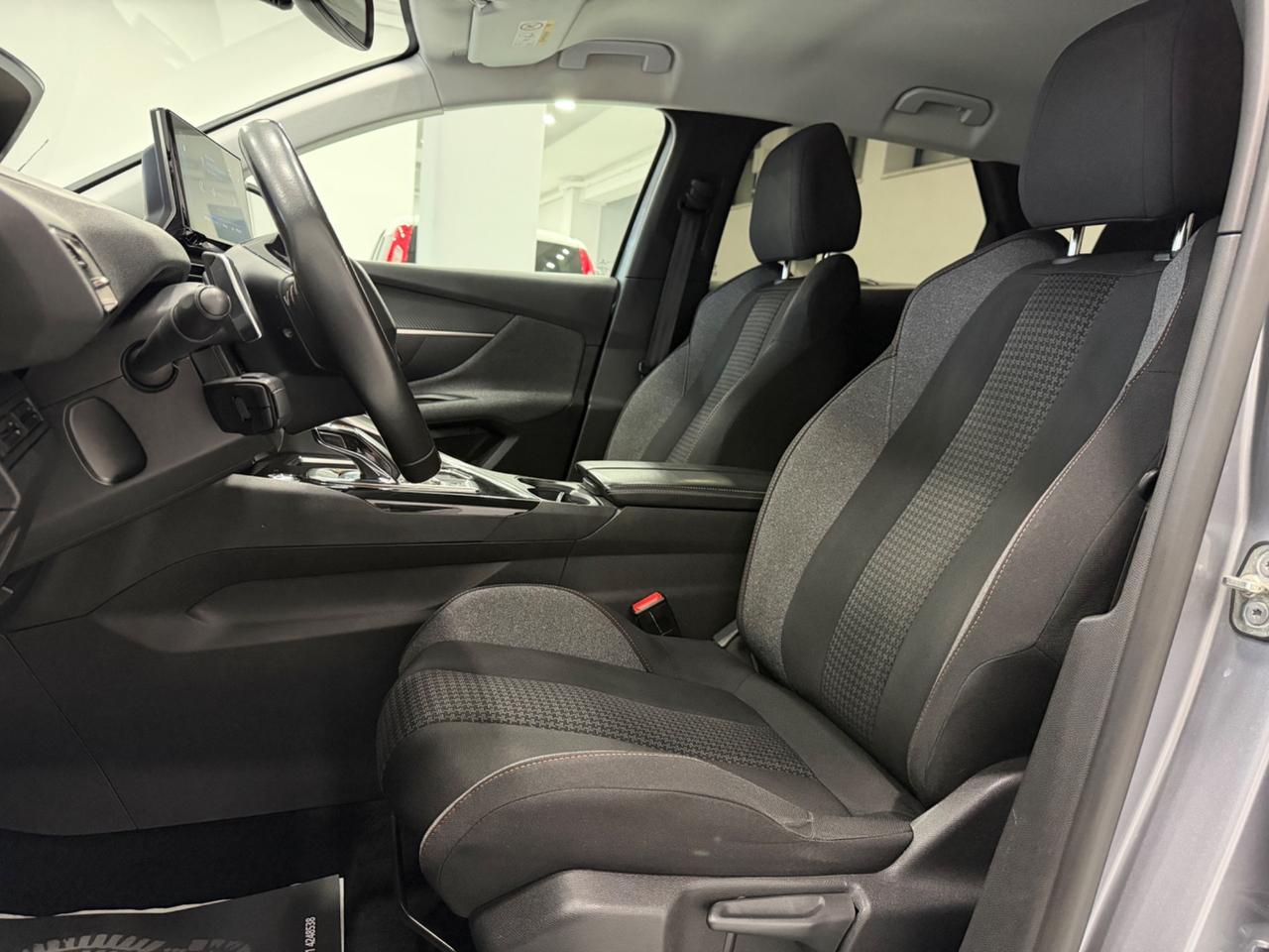 Peugeot 3008 BlueHDi 130 S&S EAT8 Allure