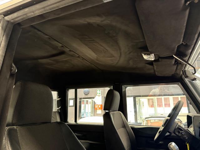 LAND ROVER Defender 110 TD5 CREW CAB TOMB RIDER *250 / MONDO*