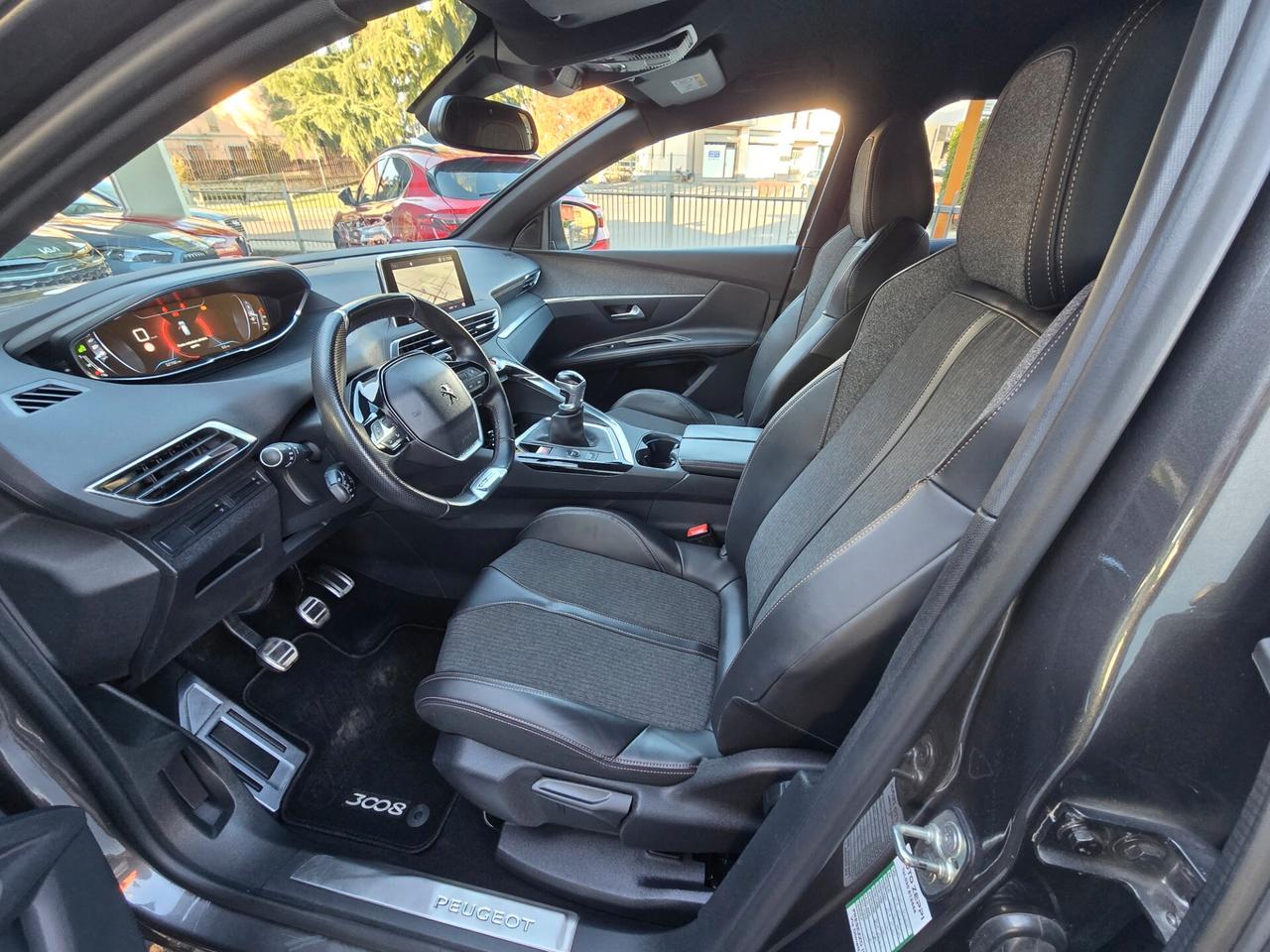 Peugeot 3008 1.5 Bluehdi GT Line / GRIP CONTROL+CAMERA 360°