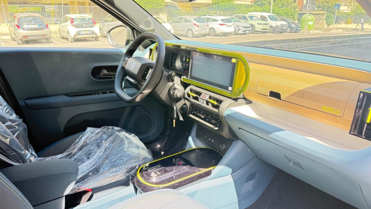 Fiat Grande Panda 1.2 Hybrid 110 CV S&S La Prima LED NAVI KAMERA PDC BLUETOOTH CERCHI 17 CAR PLAY