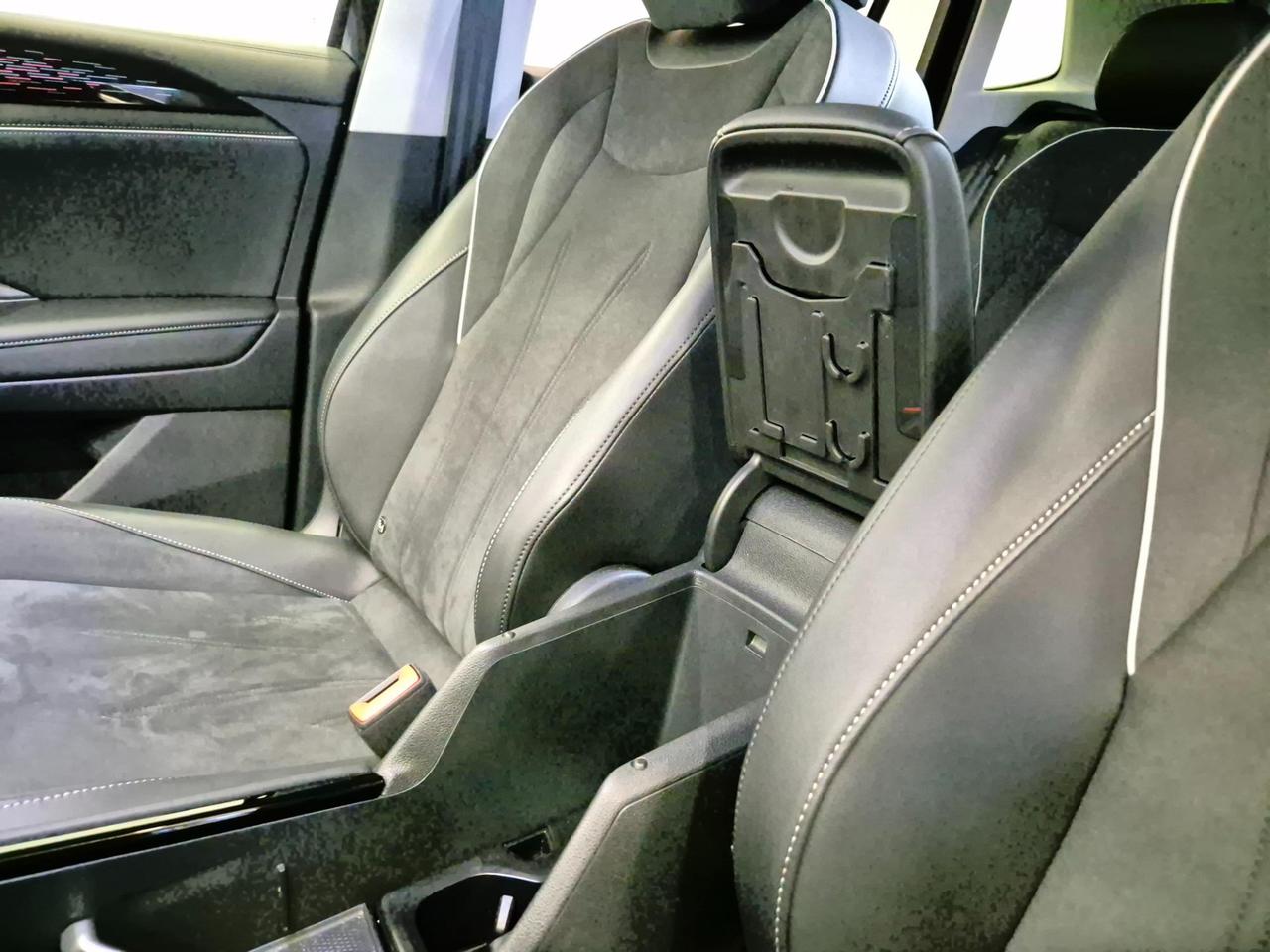 VOLKSWAGEN Tiguan 1.5 eTSI 150 CV ACT DSG Elegance N1 Autocarro