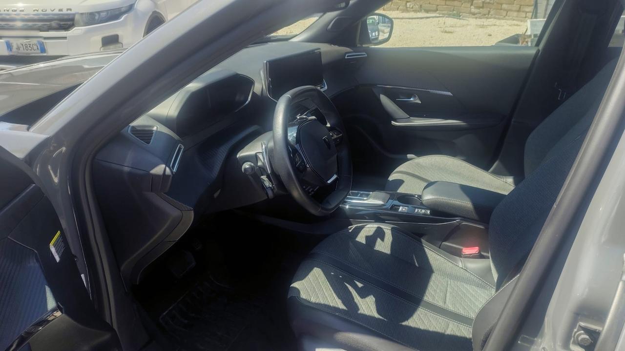 Peugeot 2008 PureTech 130 S&S EAT8 Allure