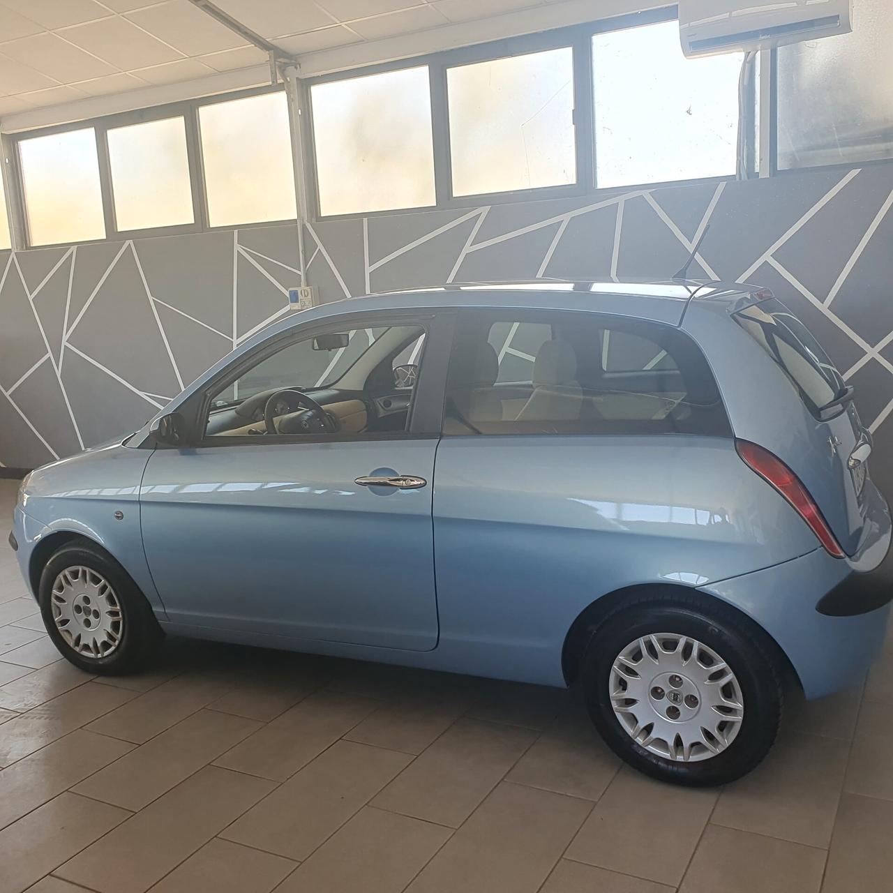 Lancia Ypsilon 1.2 NEOPATENTATI