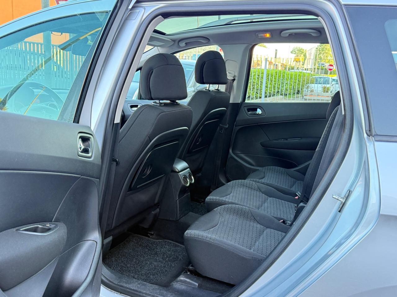 Peugeot 308 7 posti TAGLIANDI CERTIFICATI 1.6 HDi 110CV SW Ciel Tecno
