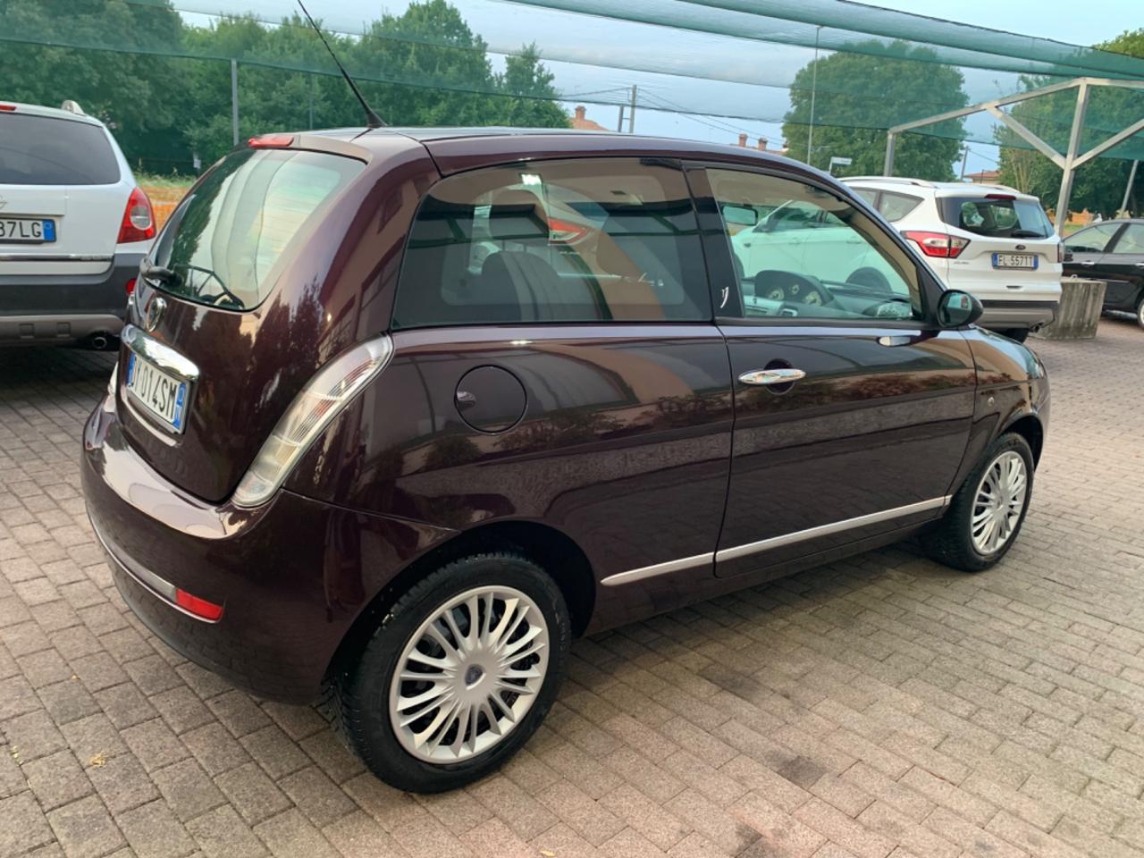 Lancia Ypsilon 1.2 Platino