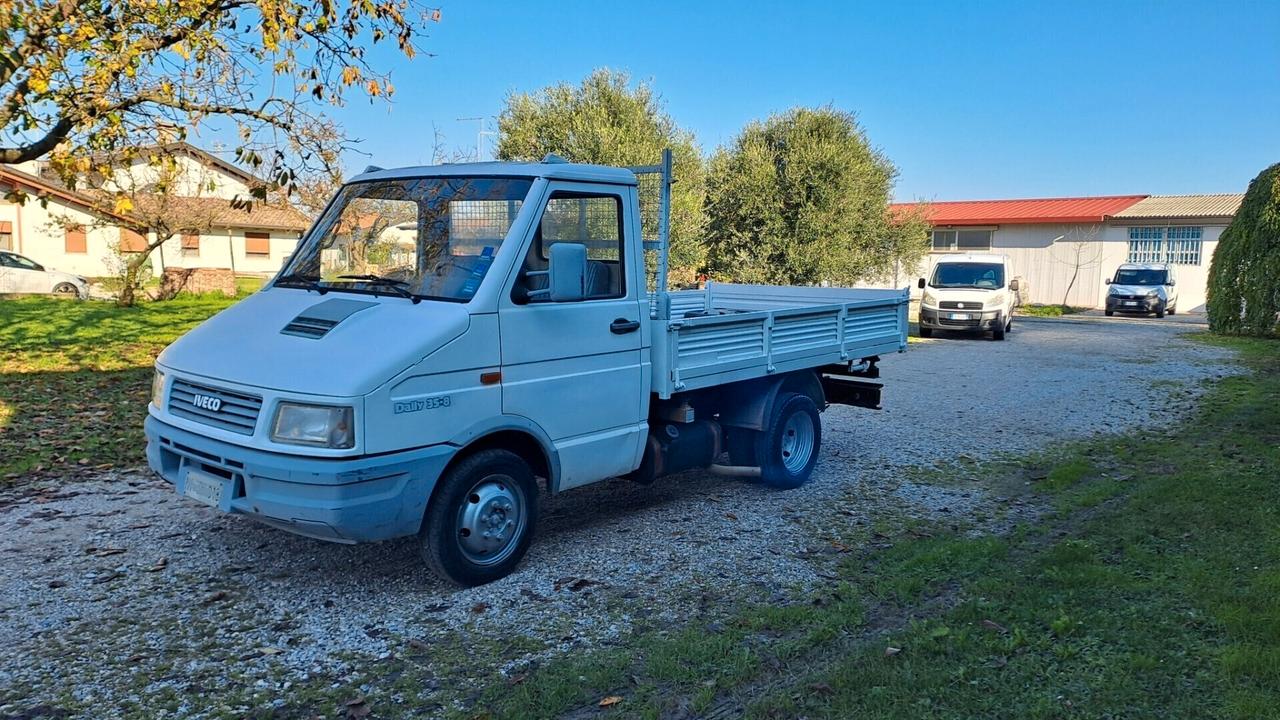 Iveco daily 35-8 RIBALTABILE tri laterale POCHI KM