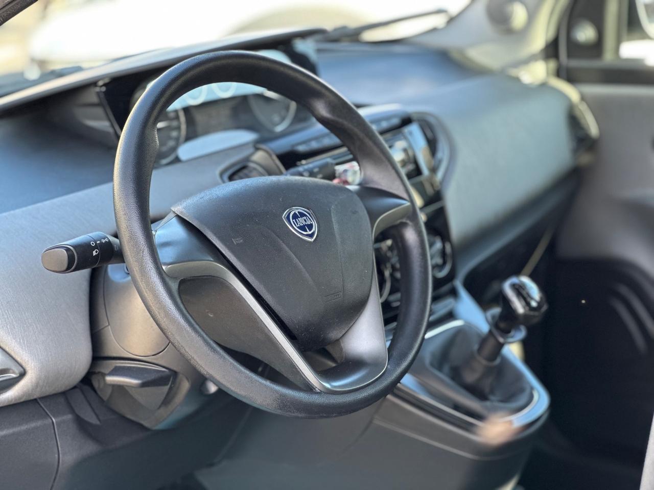 Lancia Ypsilon 1.2 69 CV 5 porte GPL Ecochic Silver