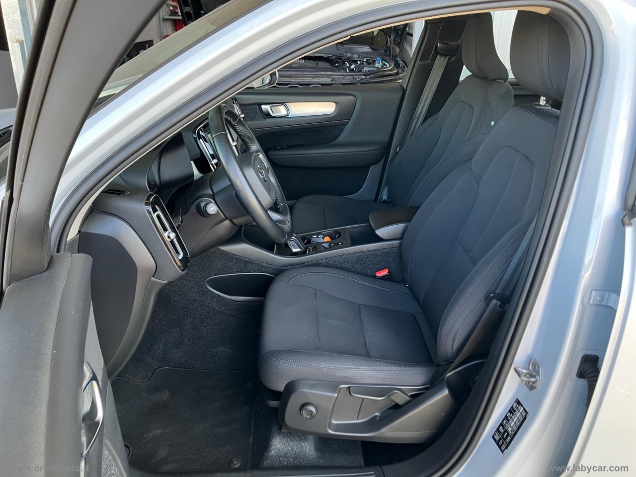VOLVO XC40 D3 AWD Geartronic Momentum Pro IVA DEDUCIBILE