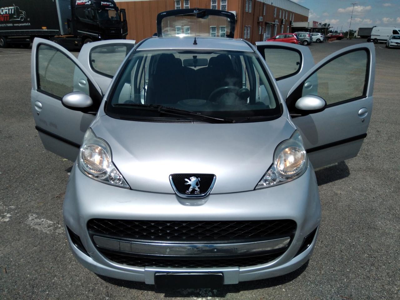 Peugeot 107 1.0 68CV 5p. Sweet Years xneopatentati