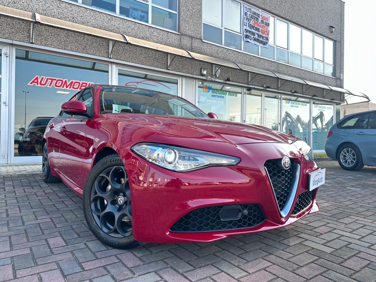 Alfa Giulia 2.2d AUTOMATICA EURO6D! TETTO APRIBILE! XENON NAVI