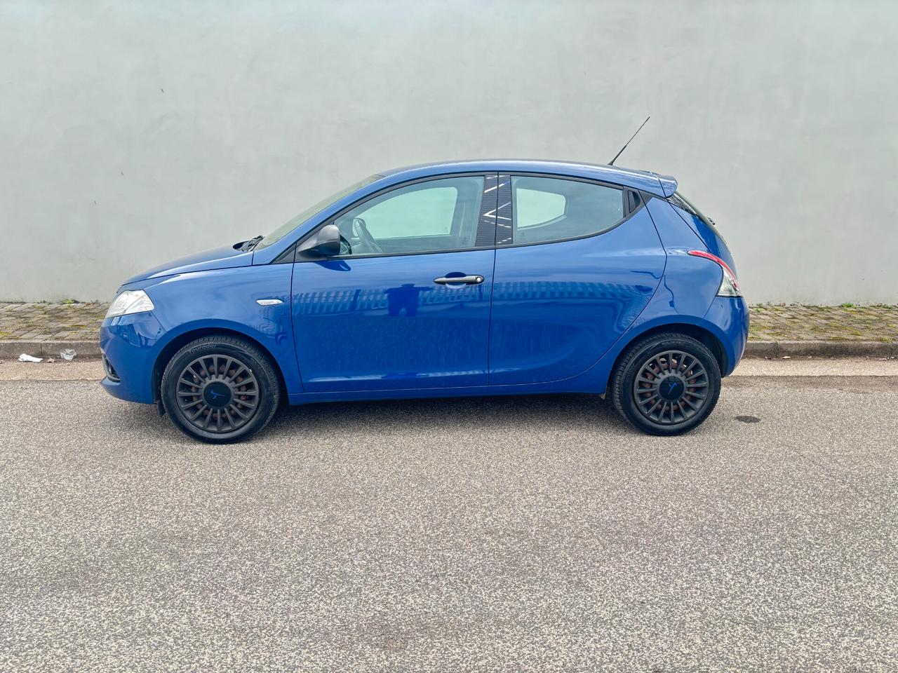 Lancia Ypsilon 1.2 69 CV 5 porte GPL Ecochic Gold