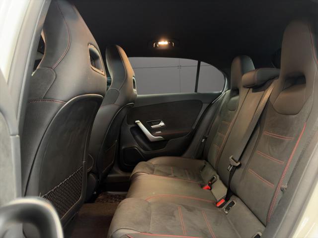 MERCEDES-BENZ A 180 Premium