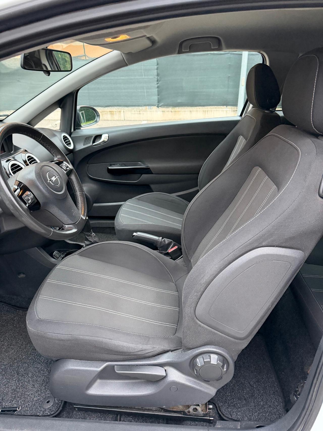 Opel Corsa 1.3 cdti - NEOPATENTATI - 12 MESI DI GARANZIA -