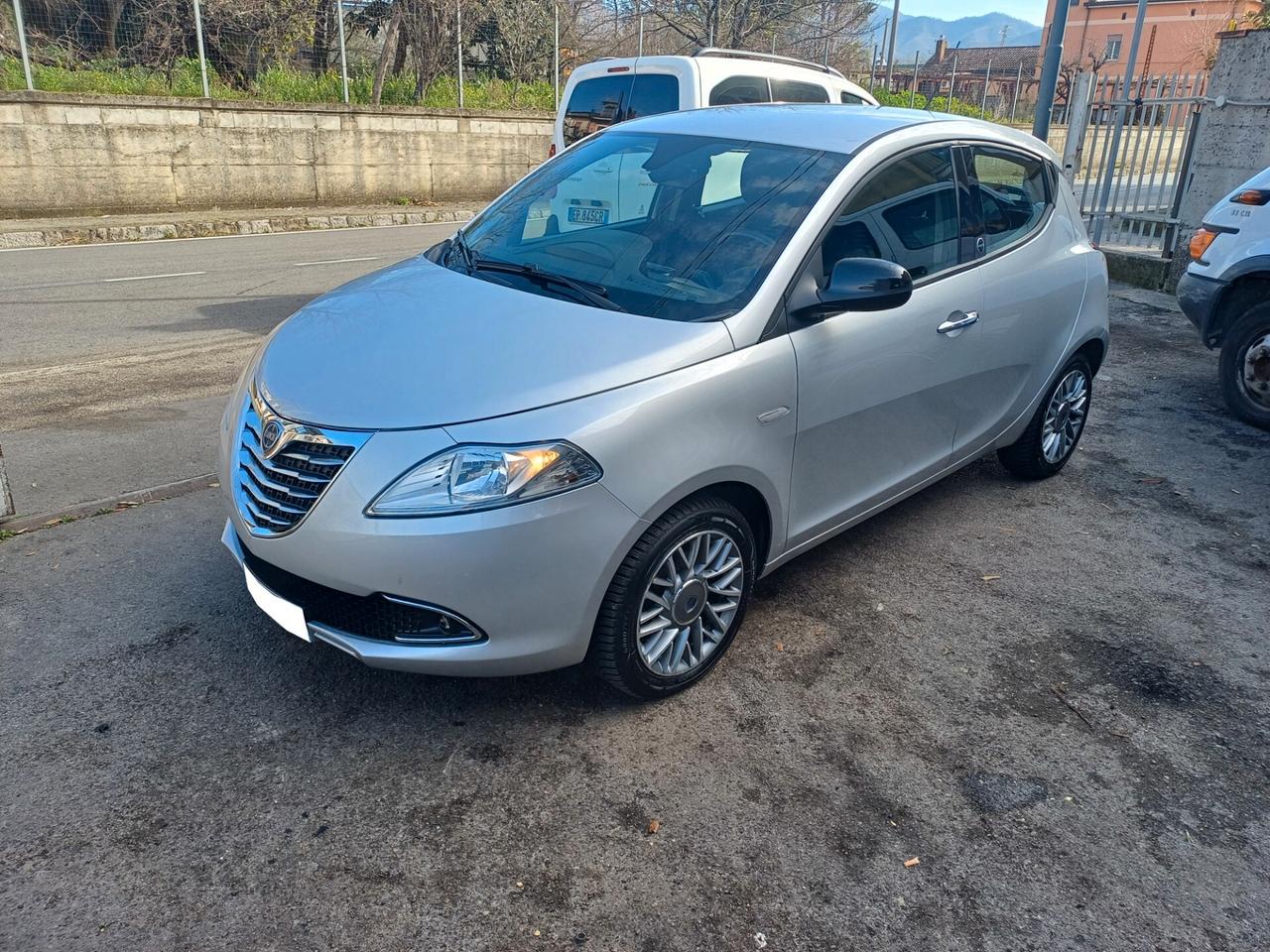 Lancia Ypsilon 1.2 Ecochic GPL di Serie