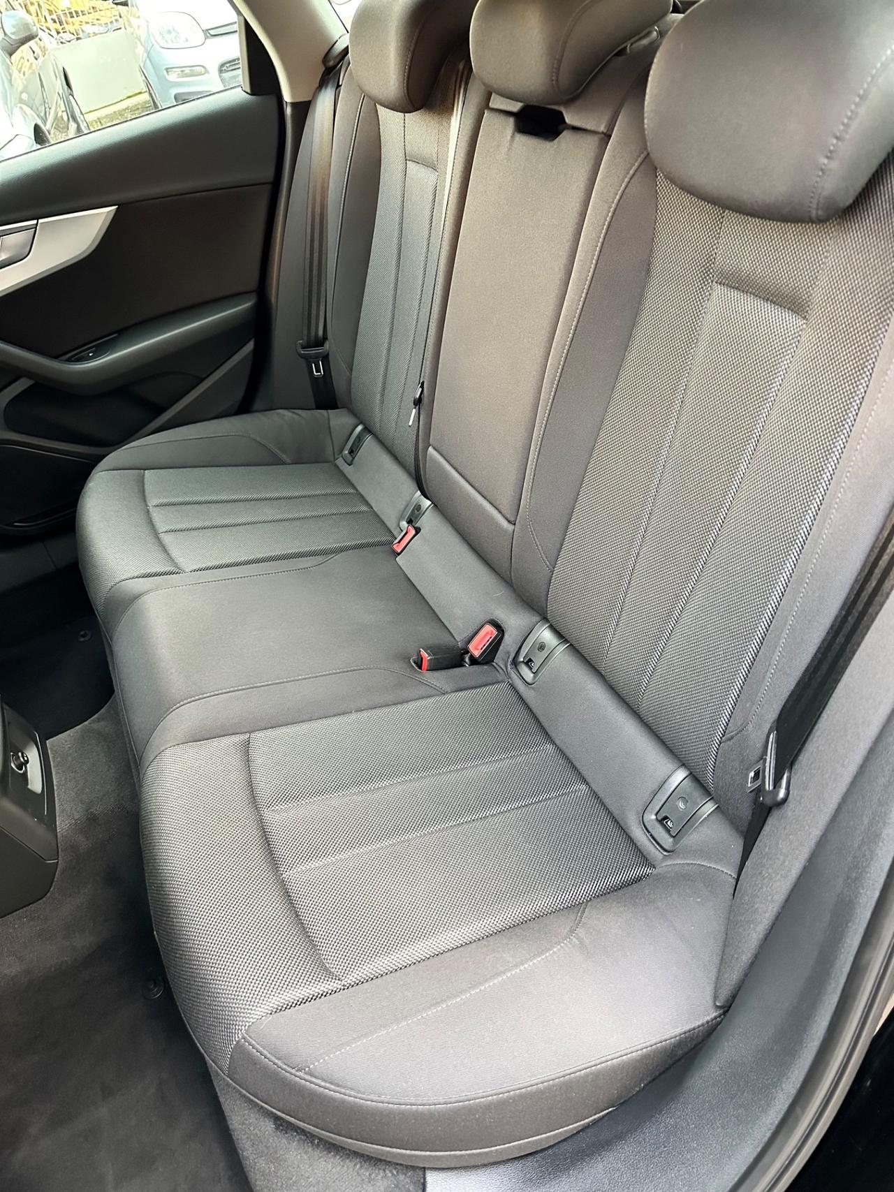 Audi A4 Avant 35 TDI S tronic Business Sport