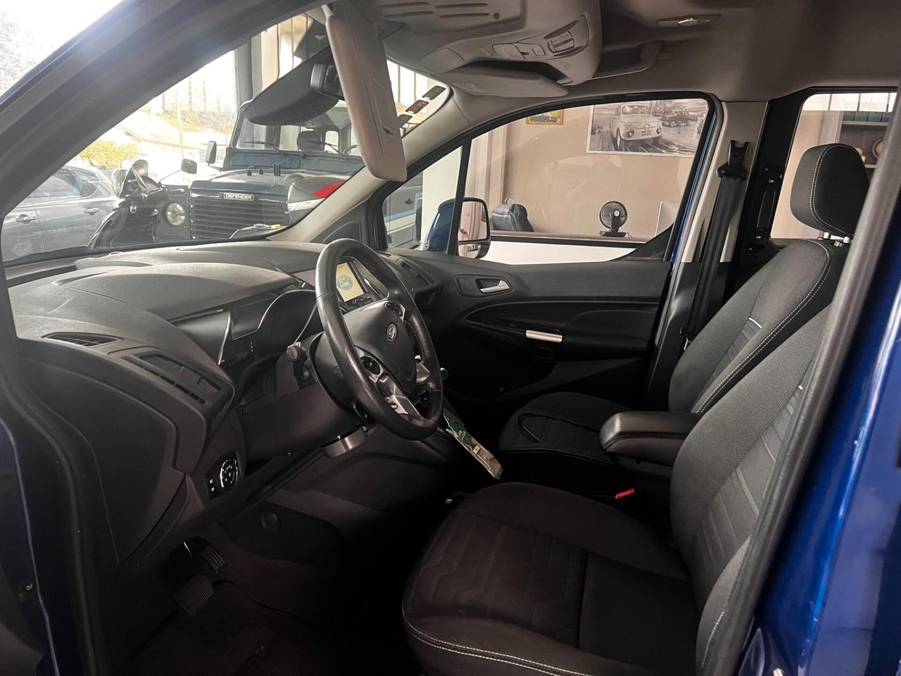 Ford Tourneo Connect 1.5 TDCi 120 CV Powershift Titanium