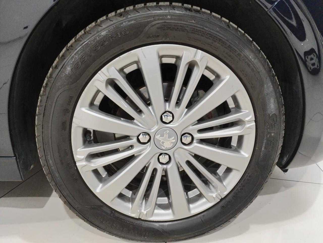Peugeot 208 BlueHDi 100 5 porte Allure