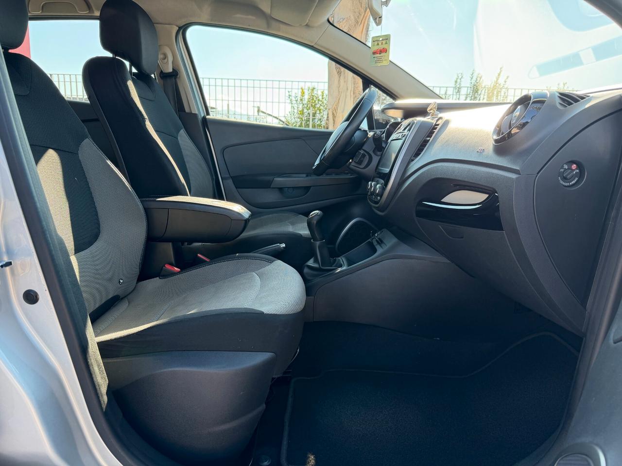 RENAULT CAPTUR 2017 900 BENZINA 90 CV *67.000 KM