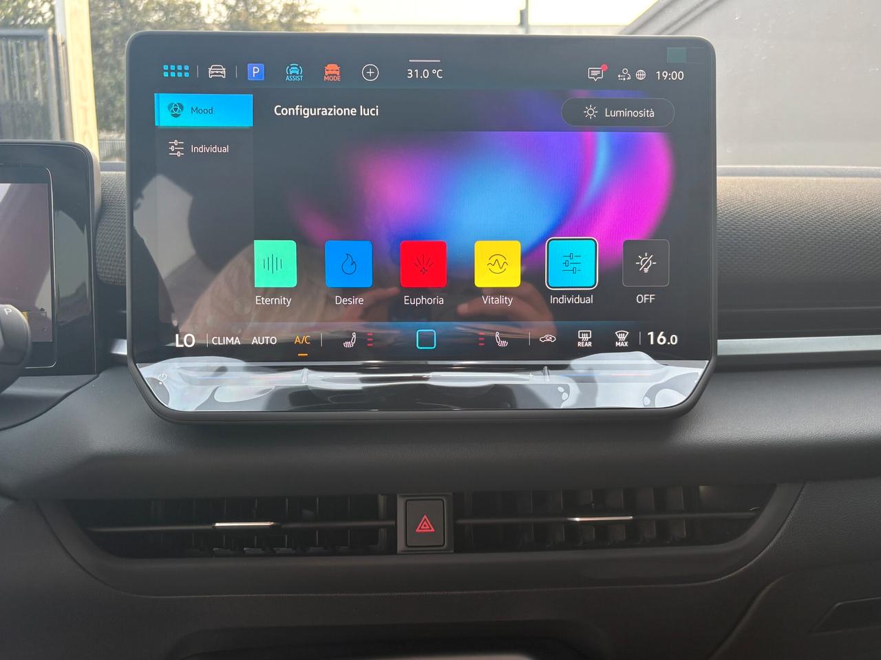 NEW VOLKSWAGEN T-ROC 1.5 eTSI ACT 150 CV DSG R-LINE