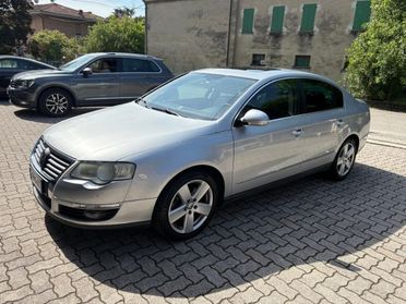 VOLKSWAGEN Passat 1.6 TDI DPF Comf. BlueM. TETTO