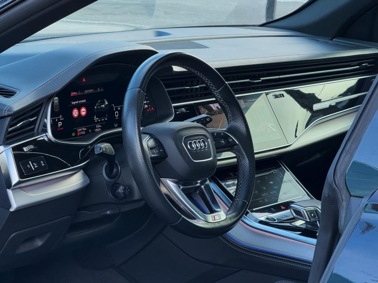 Audi Q8 50 TDI Quattro 286CV CARBONIO TETTO