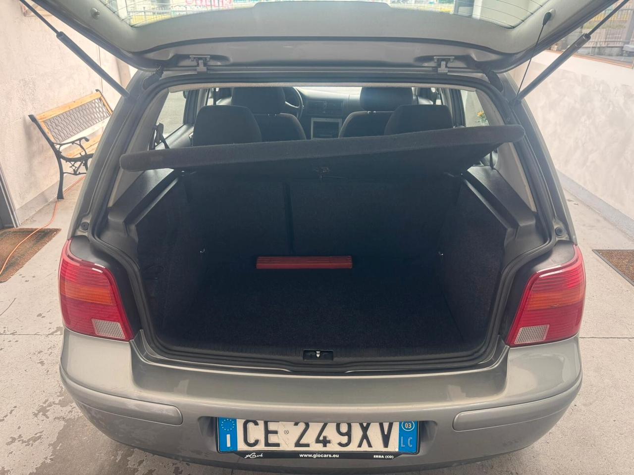 Volkswagen Golf 1.6 16V cat 5p. Highline
