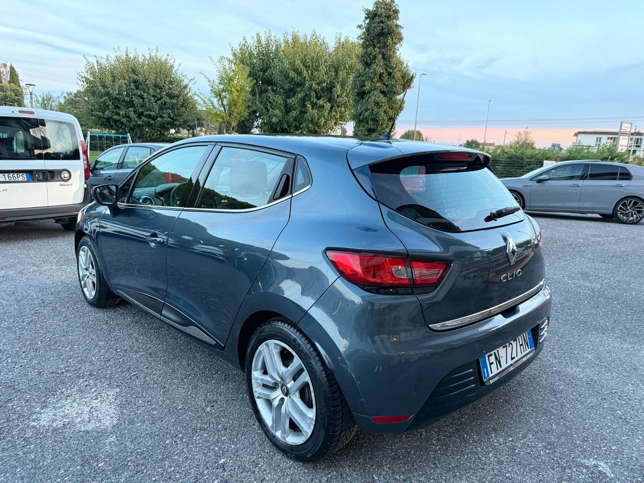 Renault Clio TCe 12V 90 CV Start&Stop 5 porte Energy Duel