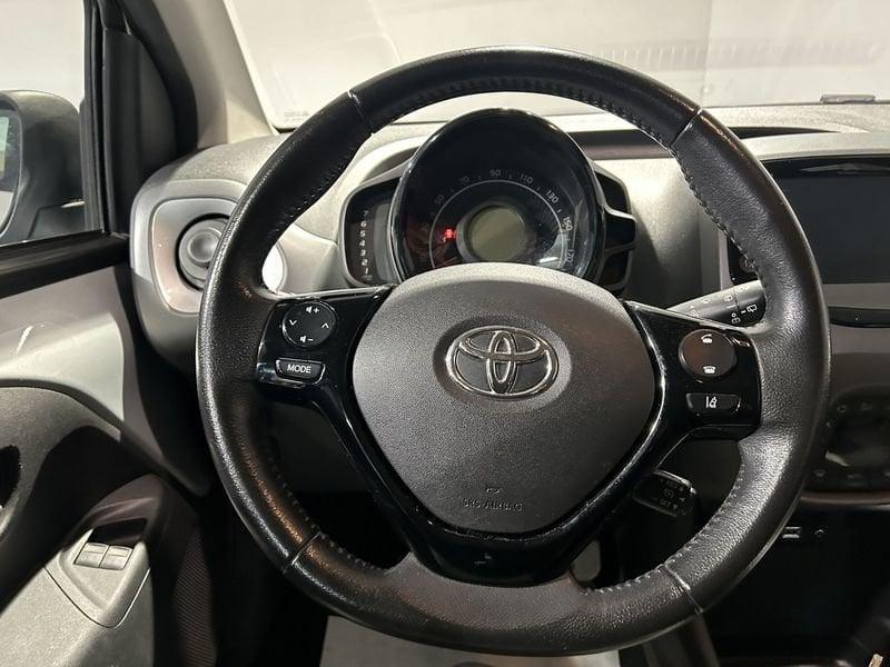 Toyota Aygo Connect 1.0 VVT-i 72 CV 5 porte x-play