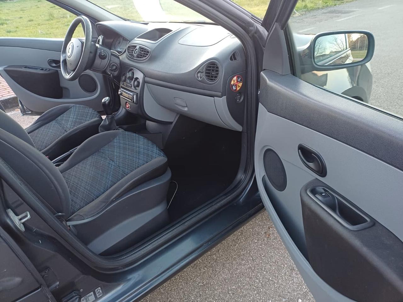 Renault Clio 1.2 16V 5 porte Luxe