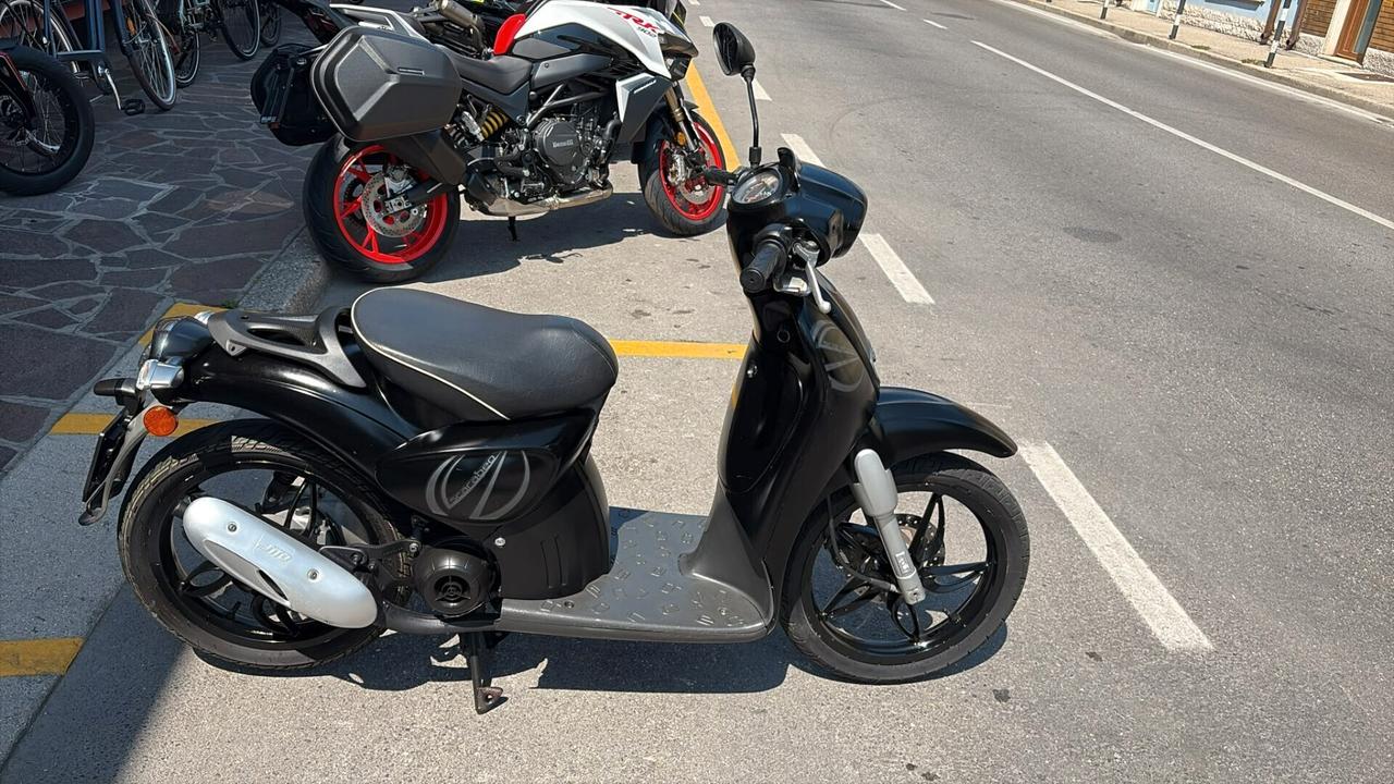 Aprilia Scarabeo Street Nero 50 2T 0412018