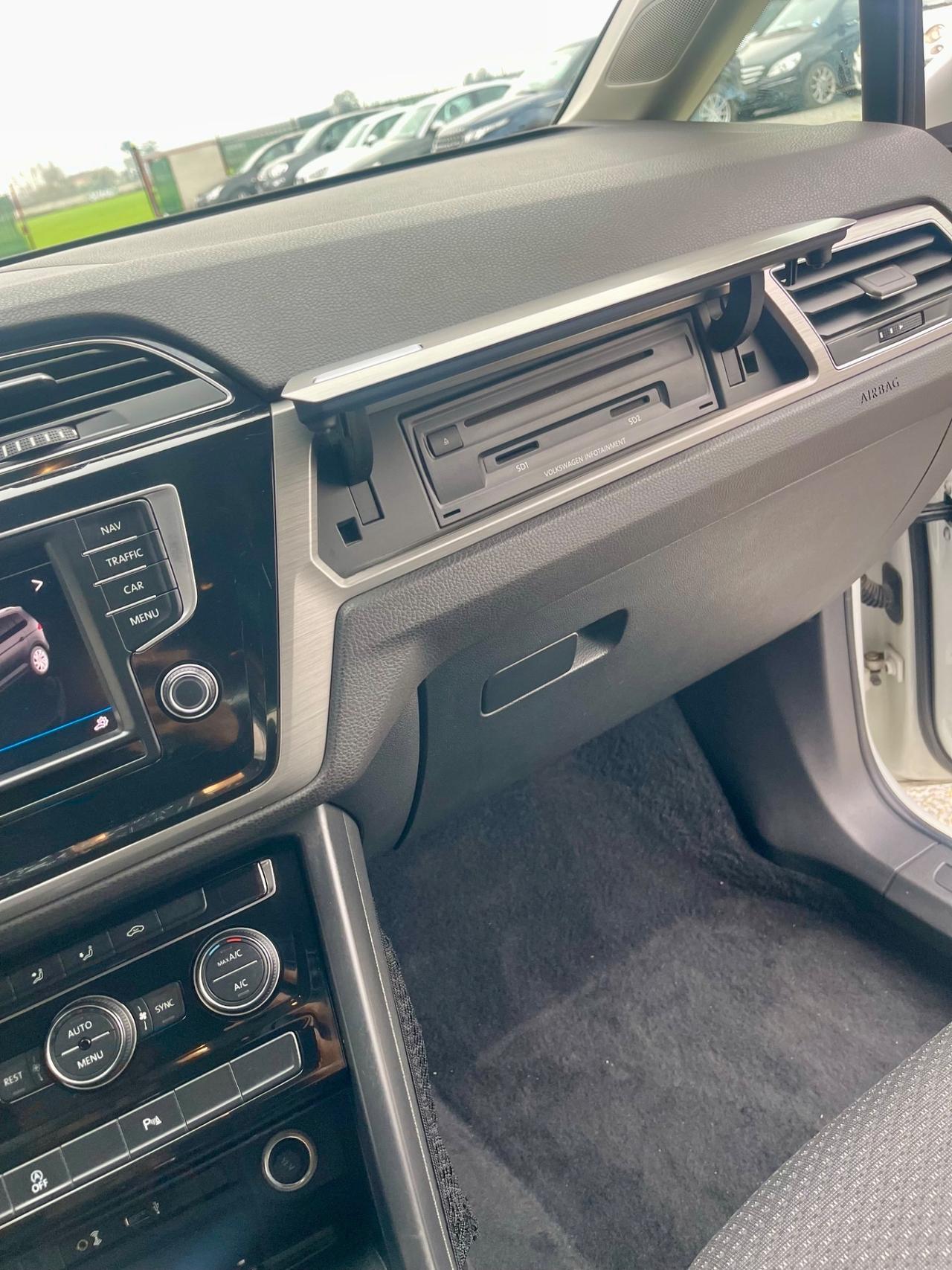 Volkswagen Touran 1.6 TDI 115 CV SCR DSG Highline BlueMotion Tech.