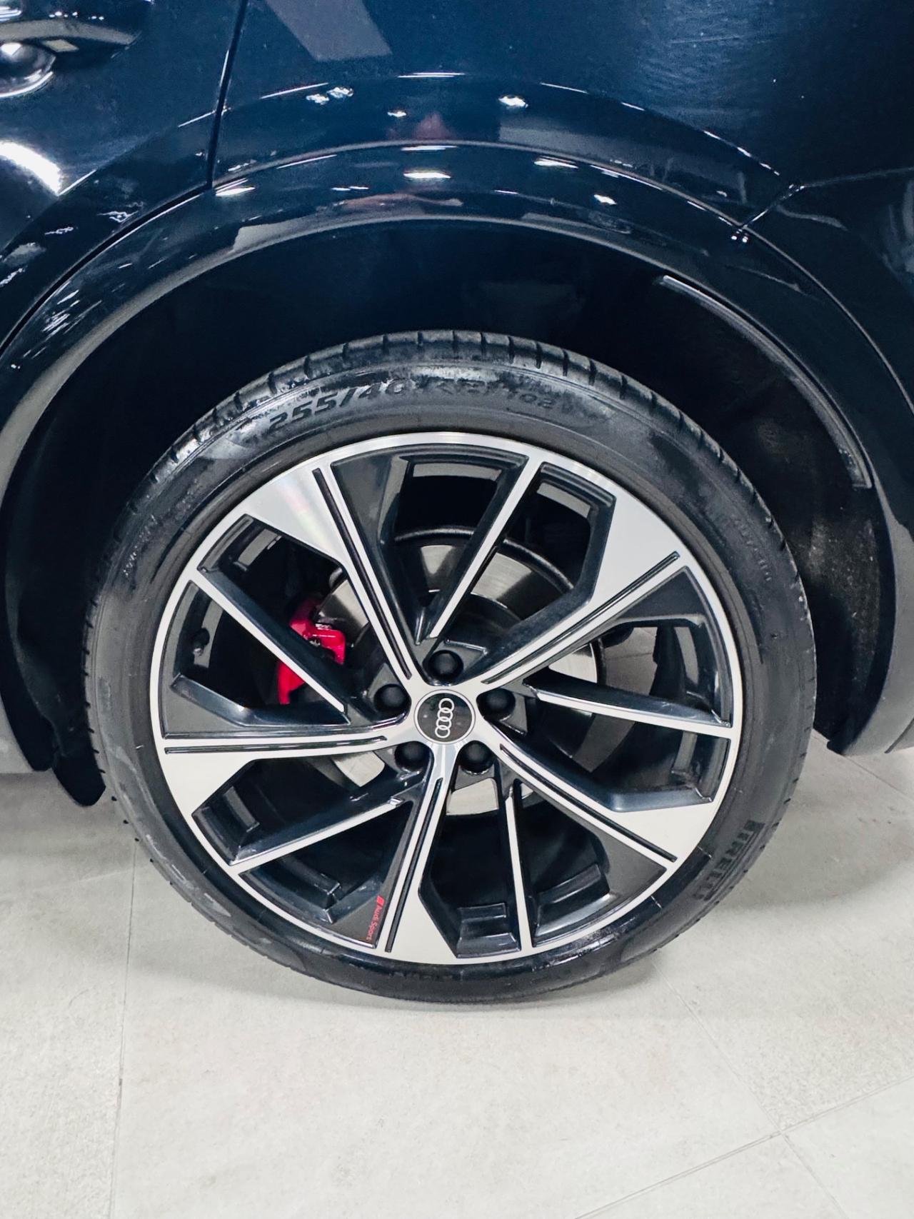 AUDI SQ5 SPORTBACK TDI HYBRID IDENTITY BLACK