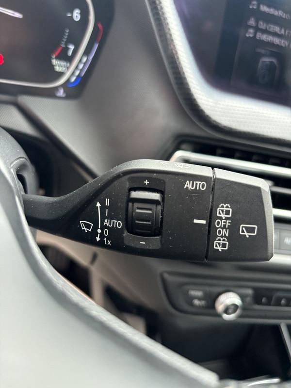 BMW 118 i Advantage 140cv auto FULL LED-NAVI-18"