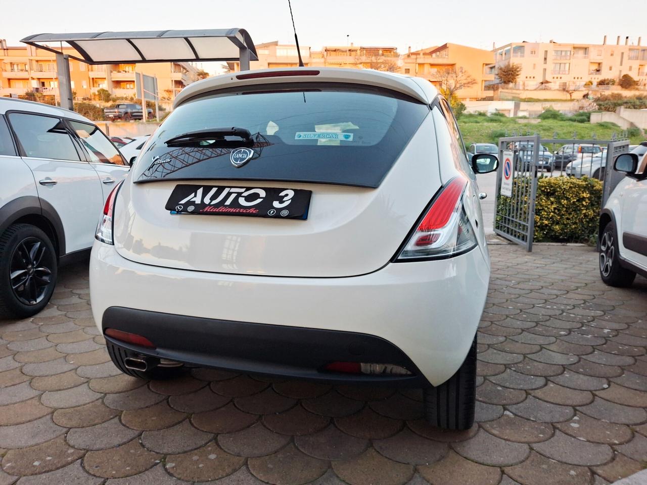 Lancia Ypsilon 1.2 69 CV 5 porte GPL Ecochic Silver