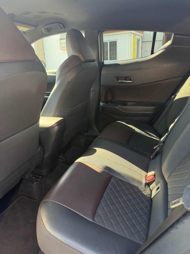 TOYOTA C-HR 1.8 Hybrid E-CVT Style+