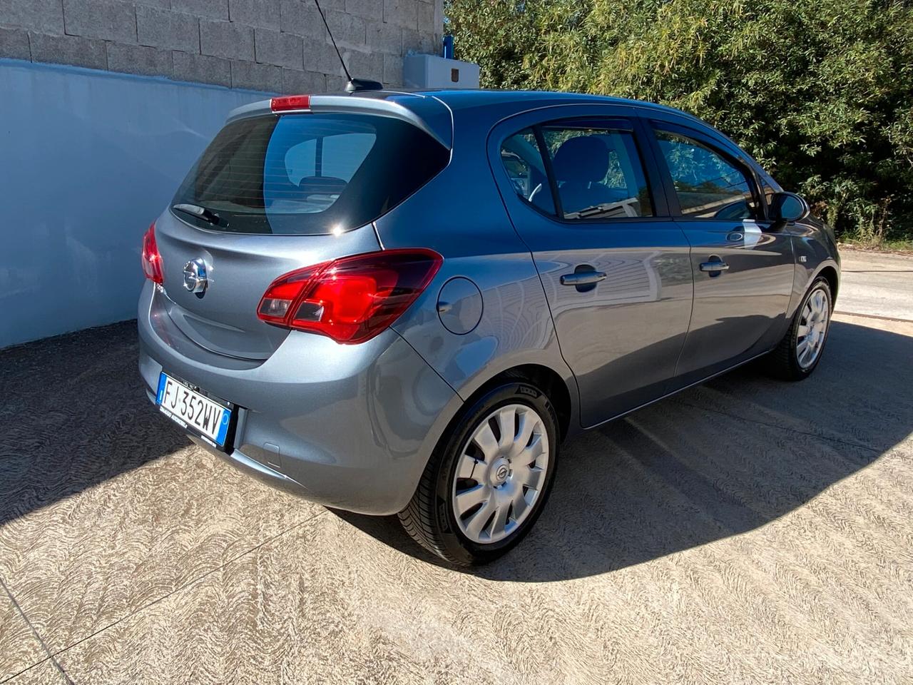 Opel Corsa 1.2 5 porte