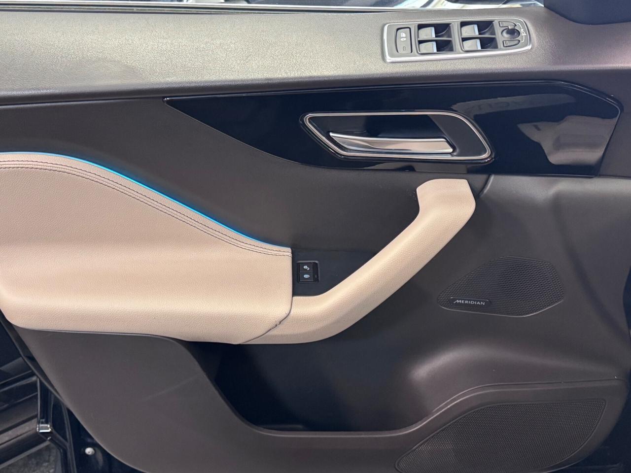 Jaguar F-Pace 2.0 D 180 CV AWD R-Sport Tetto Panoramico