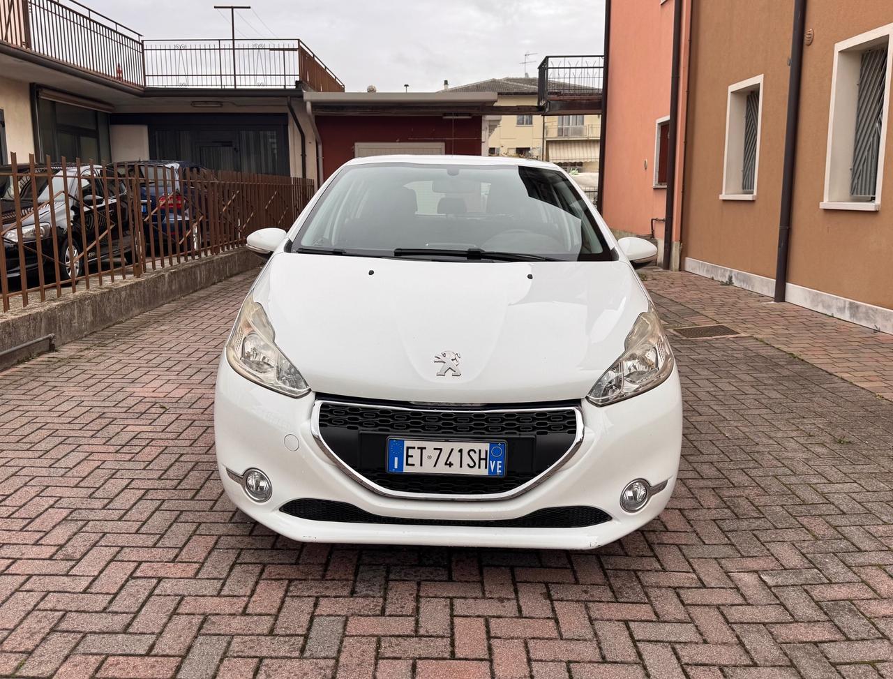 Peugeot 208 1.2 Benzina Ok Neopatentati