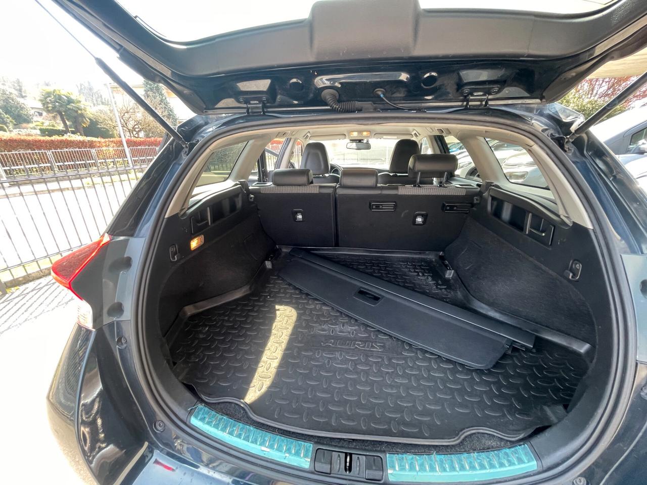 Toyota Auris Touring Sports 1.8 Hybrid Lounge