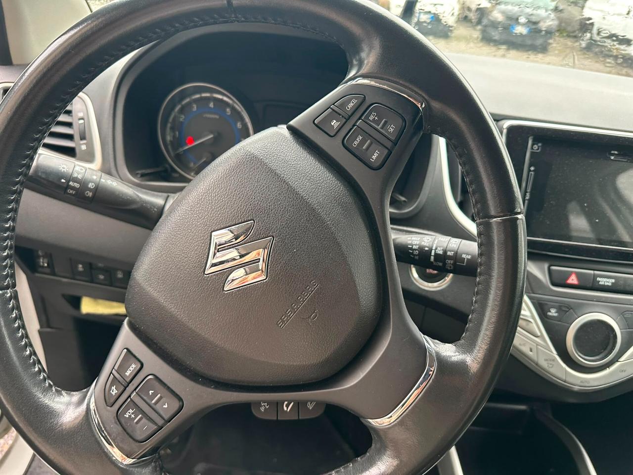 Suzuki Baleno 1.2 Hybrid B-Top